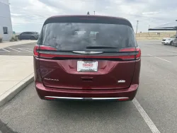 2023 Chrysler Pacifica Touring L | Thumbnail Photo 6 of 24