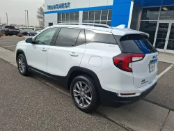 2024 GMC Terrain SLT | Thumbnail Photo 2 of 21