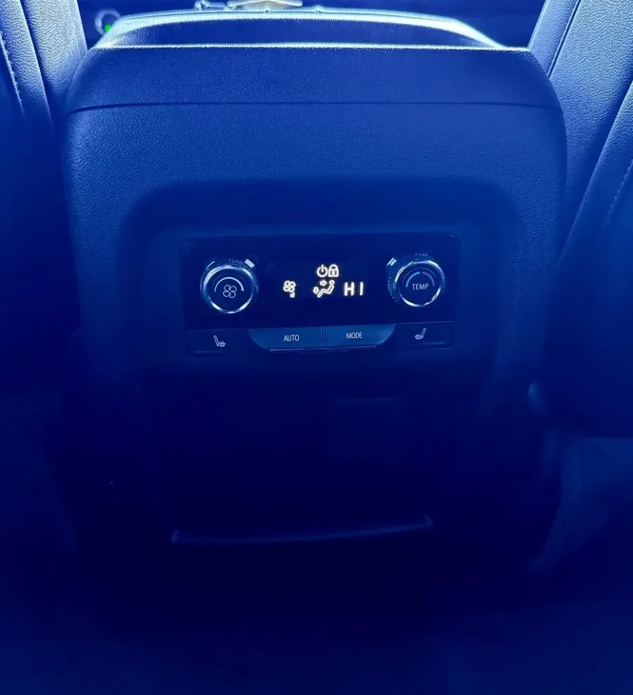 2024 Chevrolet Traverse | Photo 27 of 28