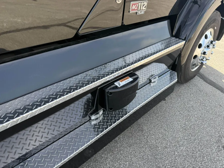 2024 Freightliner M2 112 Laredo | Photo 14 of 29