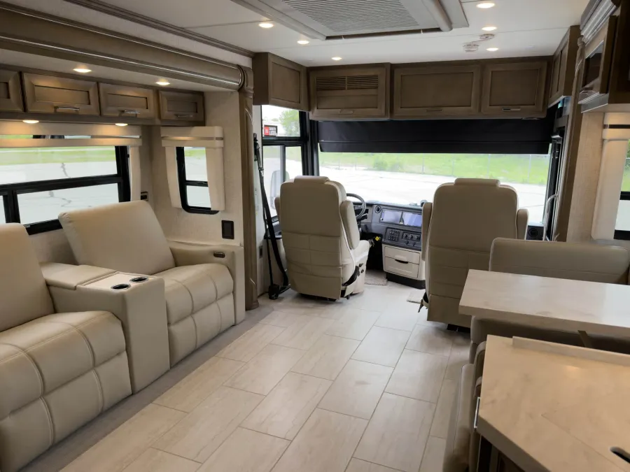 2026 Newmar Ventana 3512 | Photo 10 of 40