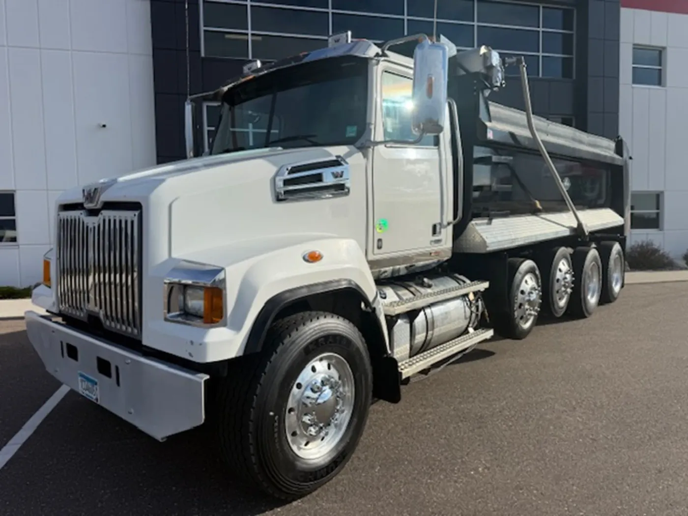 2020 Western Star 4700SF | Photo 2 of 14
