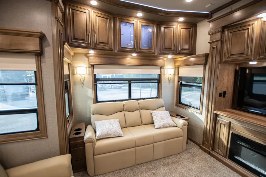 2019 DRV Mobile Suites 39 DBRS3 | Photo 6 of 20