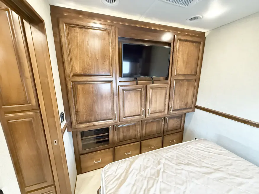 2018 Renegade Classic 3400AM | Photo 17 of 29