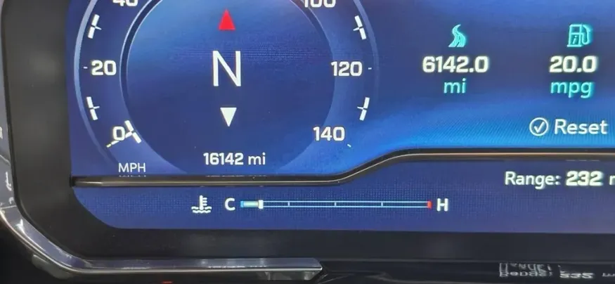 2025 Chevrolet Silverado 1500 | Photo 18 of 28
