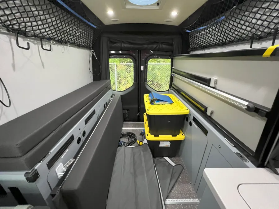 2022 Pleasure-way Rekon 4x4 | Photo 15 of 20