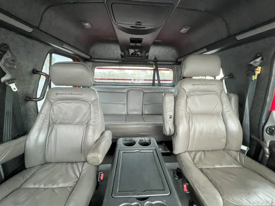 2007 Freightliner M2 106 | Photo 2 of 40