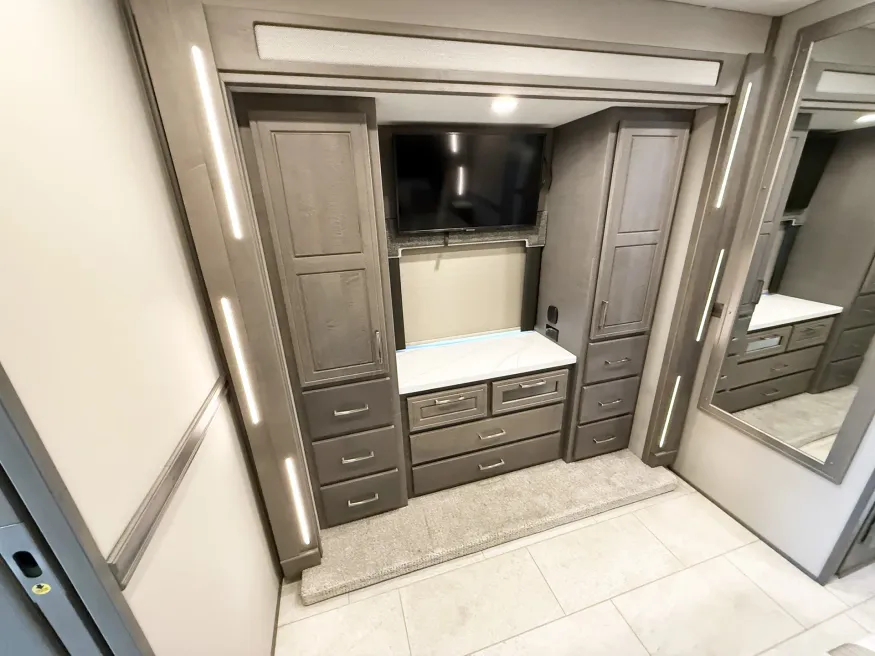 2026 Renegade Explorer 40ERB | Photo 14 of 29