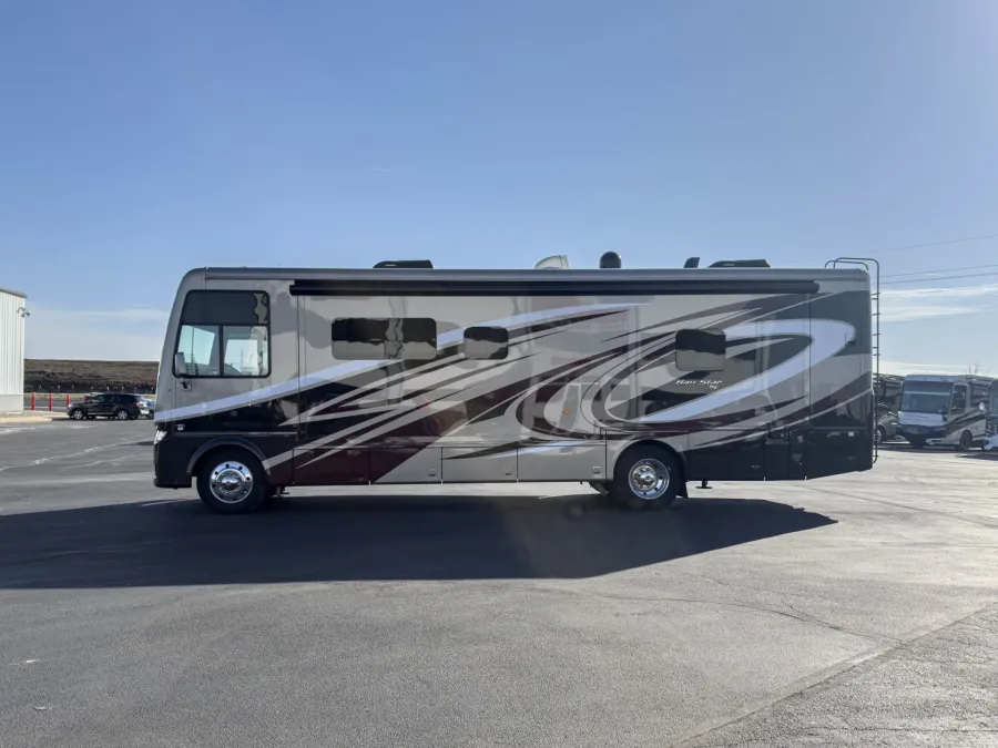 2023 Newmar Bay Star 3408 | Photo 3 of 38