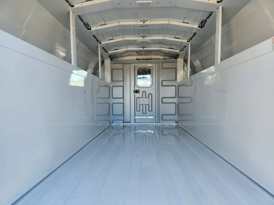 2025 GMC Savana Commercial Cutaway | Photo 9 of 21