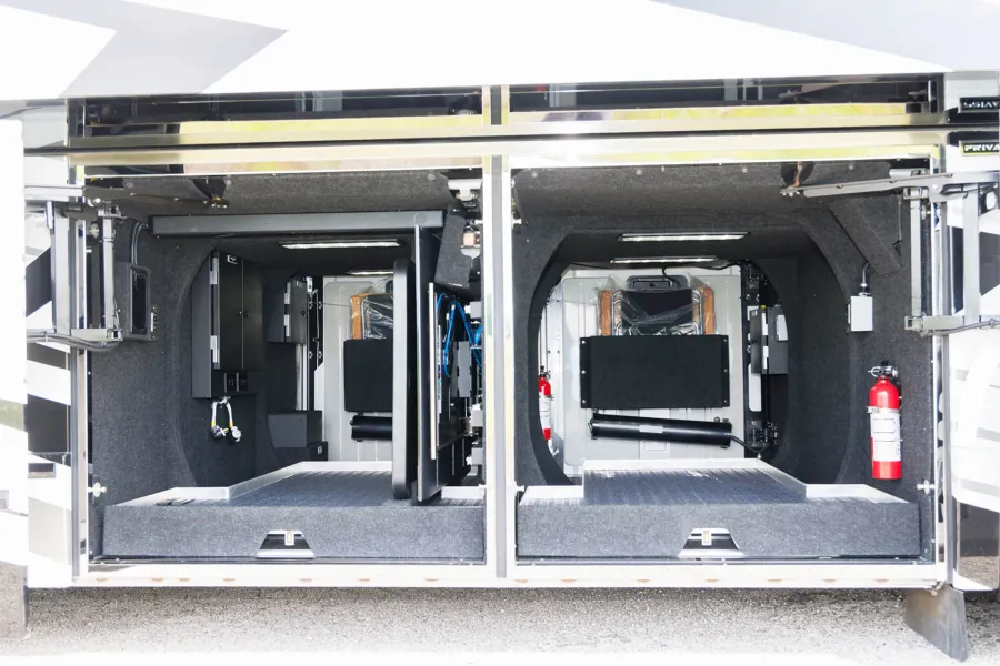 2027 Emerald Luxury Coaches Prevost H3-45 Quad Slide | Photo 30 of 33
