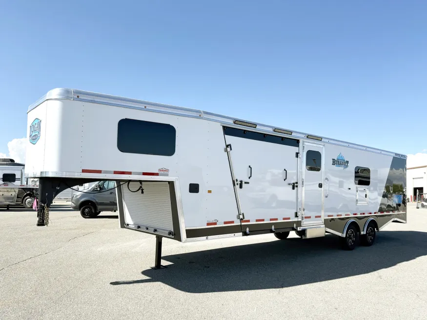 2026 Logan Coach Horse Power | Photo 24 of 25