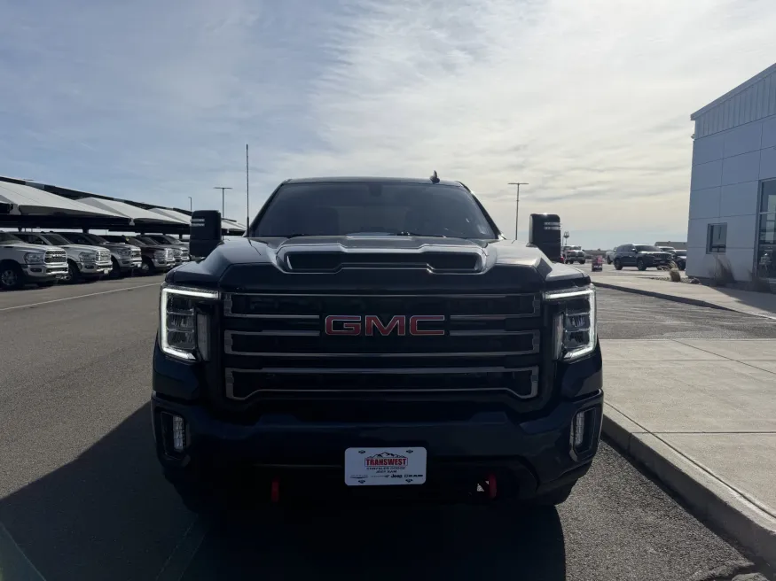 2022 GMC Sierra 2500HD AT4 | Photo 2 of 23