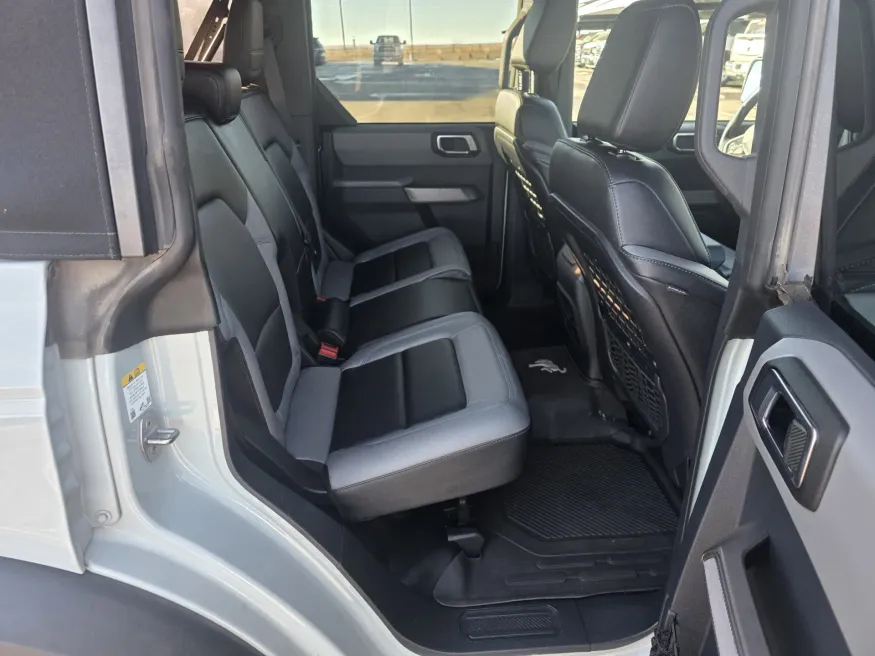 2022 Ford Bronco | Photo 16 of 23