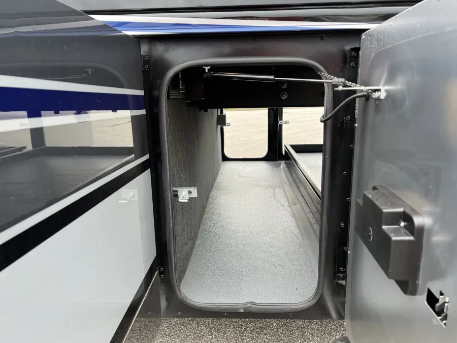 2026 Tiffin Allegro Bus 45BTP | Photo 35 of 47