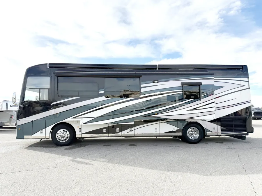 2023 Newmar Dutch Star 3736 | Photo 22 of 30