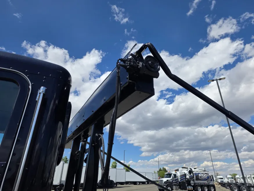 2022 Peterbilt 337 | Photo 10 of 23