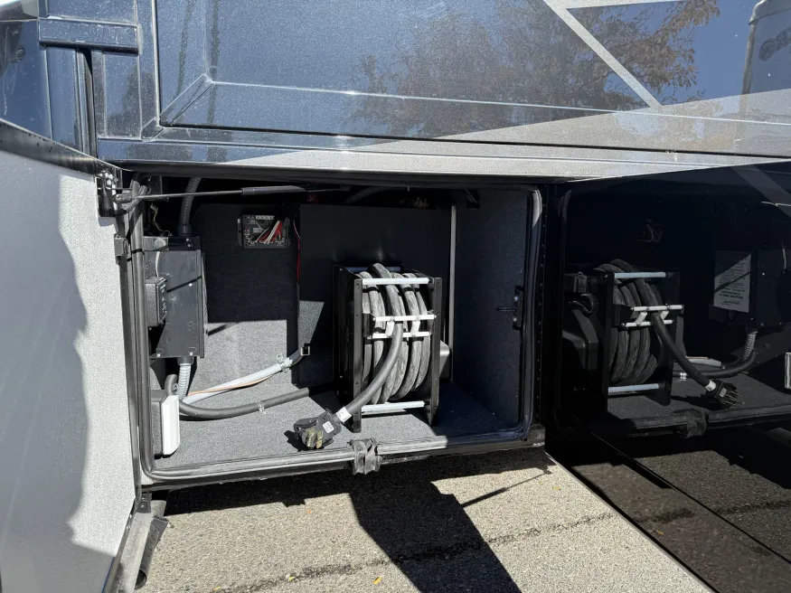 2026 Newmar Super Star 4159 | Photo 32 of 34