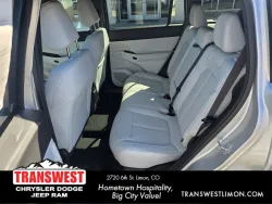 2026 Jeep Cherokee Limited | Thumbnail Photo 11 of 23