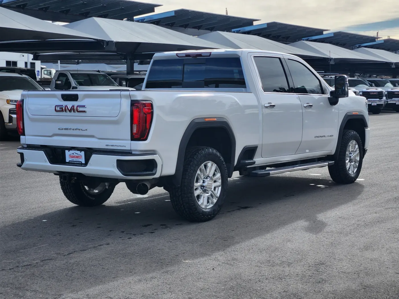 2020 GMC Sierra 2500HD Denali | Photo 2 of 6