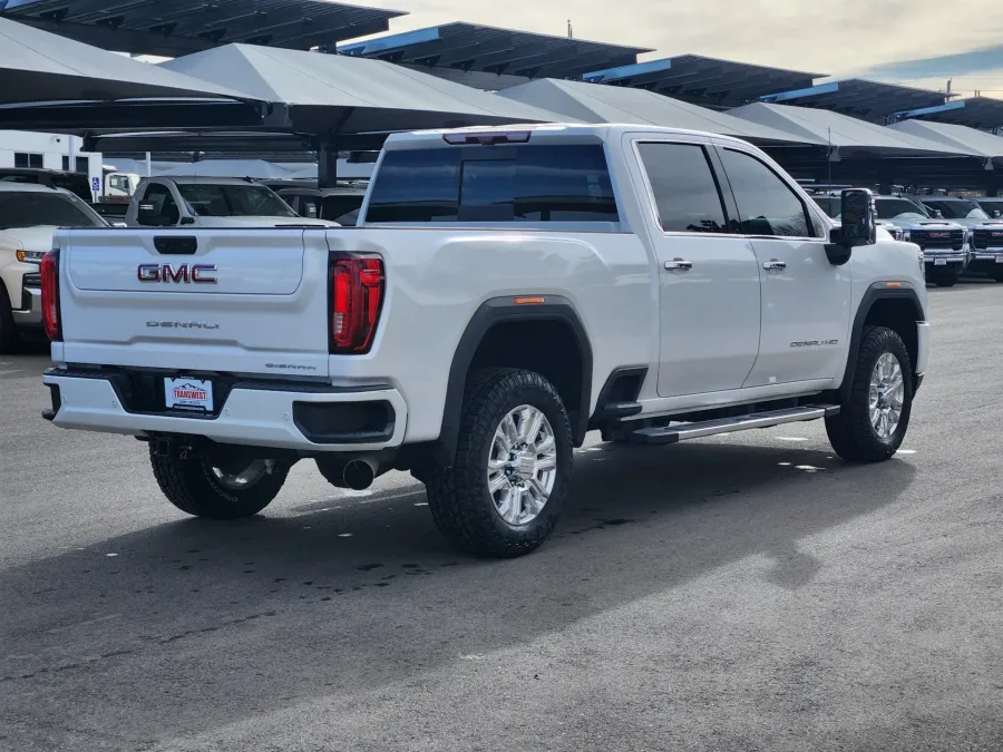 2020 GMC Sierra 2500HD Denali | Photo 2 of 6