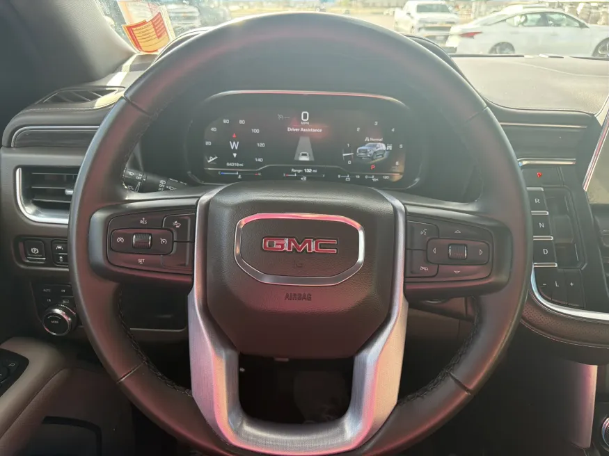 2024 GMC Yukon XL SLT | Photo 20 of 22