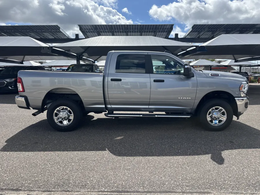 2024 RAM 2500 Big Horn | Photo 5 of 18