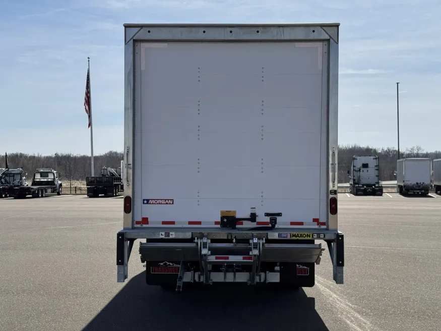 2025 Isuzu NRR | Photo 7 of 22