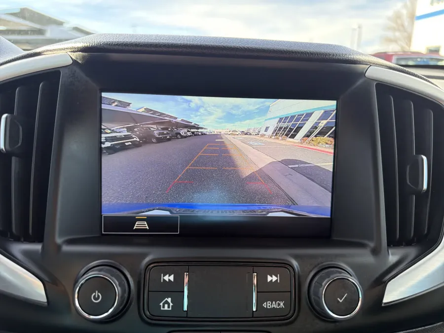 2024 GMC Terrain SLT | Photo 16 of 22