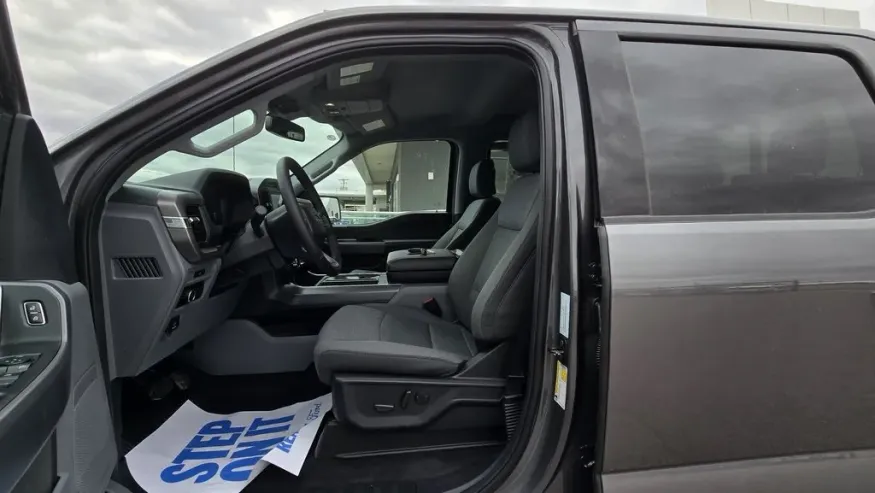 2026 Ford F-150 | Photo 25 of 40