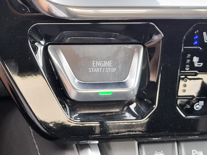 2026 GMC Sierra 1500 Denali | Photo 18 of 26