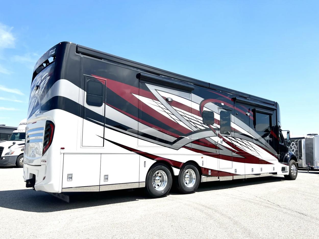 2023 Newmar Supreme Aire 4509 | Photo 23 of 37