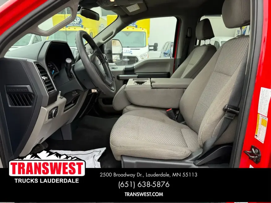 2022 Ford Super Duty F-350 XLT | Photo 4 of 21