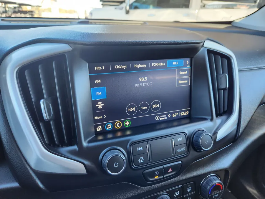 2024 GMC Terrain SLT | Photo 24 of 28