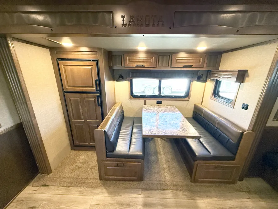 2022 Lakota Bighorn 6HLQ | Photo 7 of 26