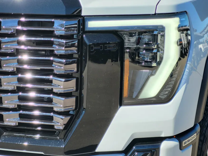 2026 GMC Sierra 2500HD Denali Ultimate | Photo 7 of 25