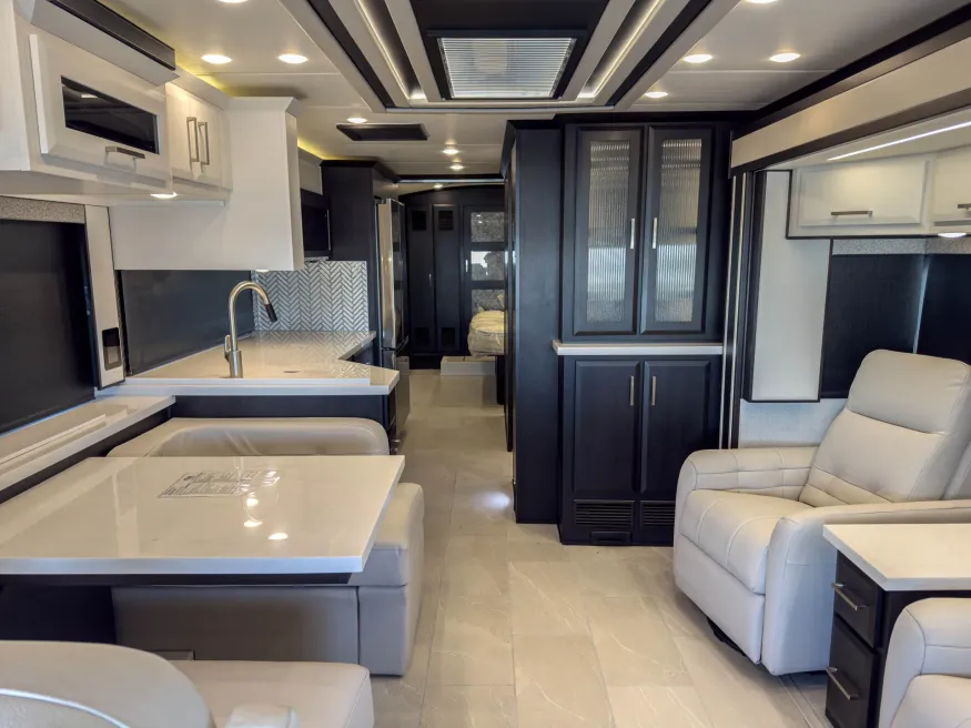 2026 Newmar New Aire 3543 | Photo 6 of 27