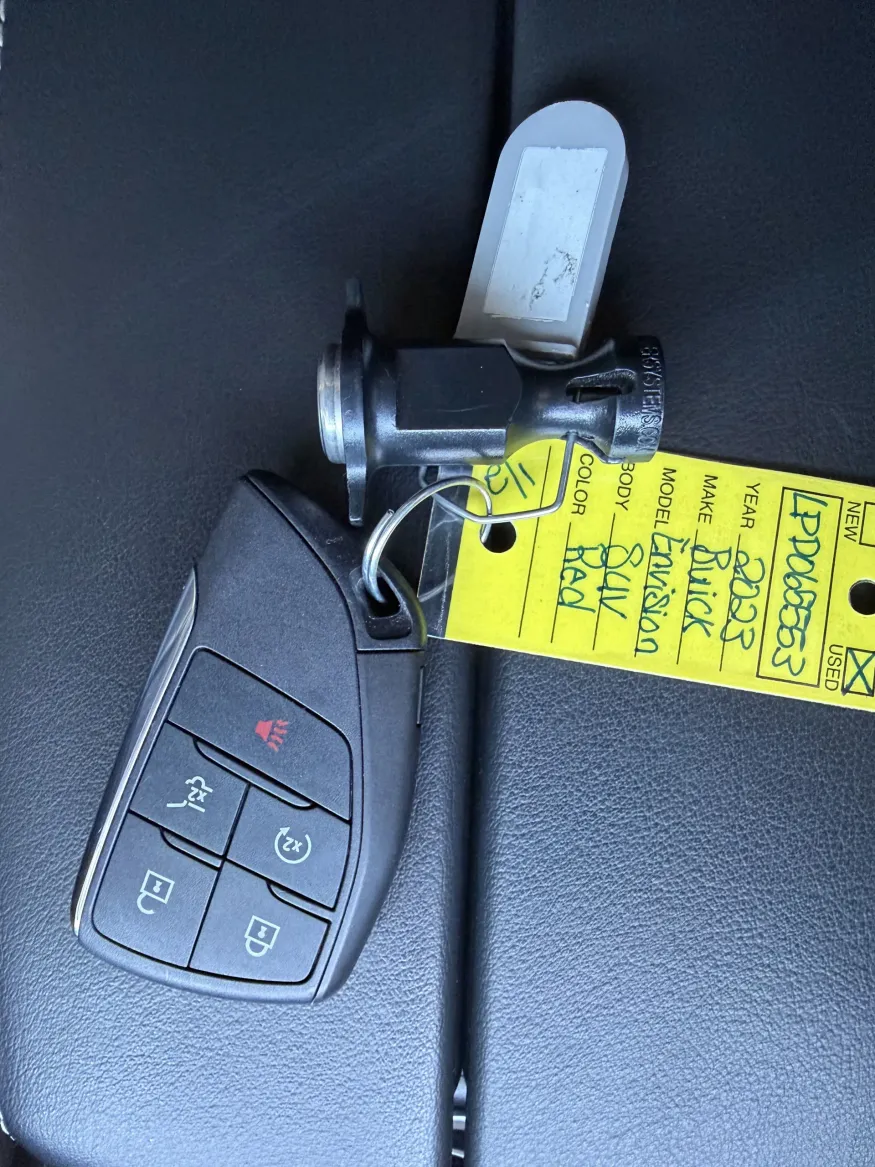 2023 Buick Envision Avenir | Photo 18 of 19