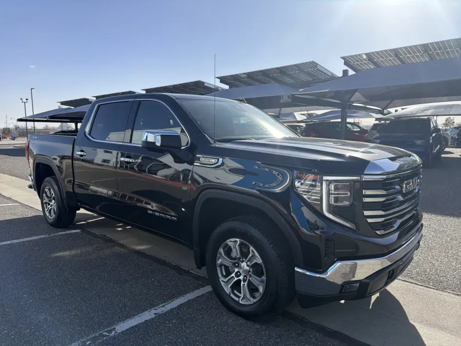 2025 GMC Sierra 1500 SLT | Photo 7 of 20