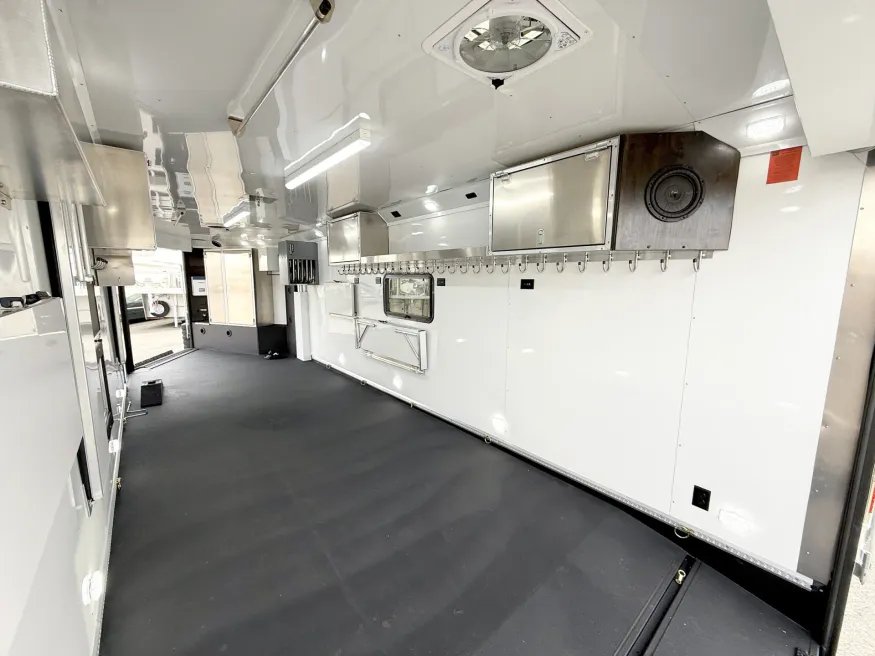 2026 Logan Coach Horse Power | Photo 8 of 20