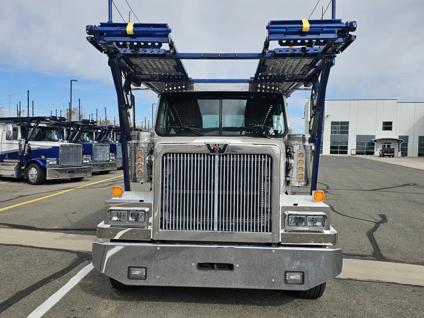 2021 Western Star 4900FA | Photo 2 of 30