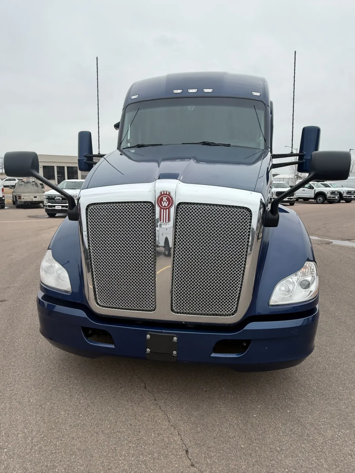 2022 Kenworth T680 | Photo 5 of 16