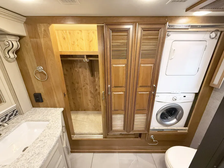 2017 Entegra Coach Cornerstone 45B | Photo 18 of 31