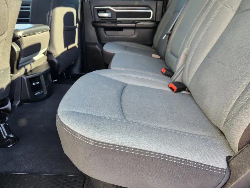 2024 RAM 2500 Big Horn | Photo 11 of 32