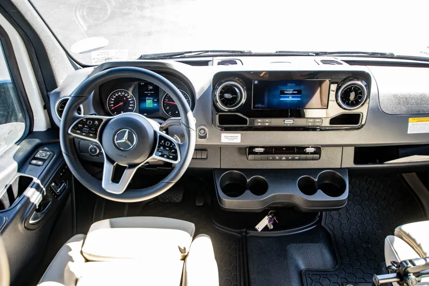 2026 Tiffin Wayfarer 25XPW | Photo 9 of 23