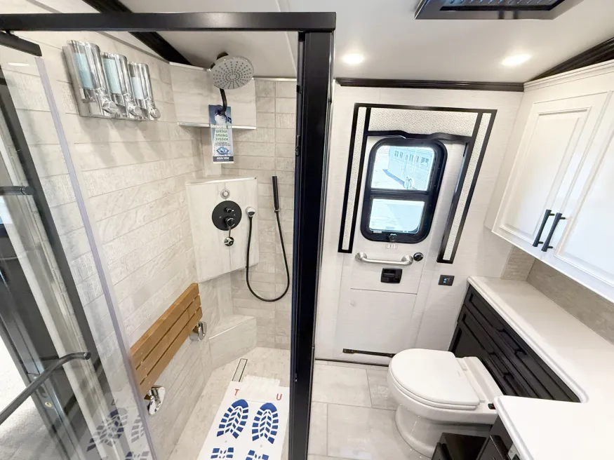 2026 Newmar London Aire 4540 | Photo 7 of 7