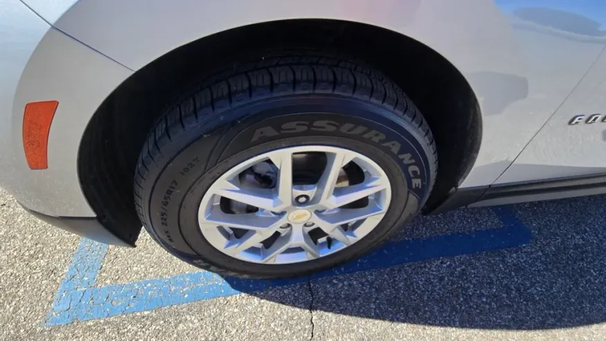 2022 Chevrolet Equinox | Photo 6 of 21