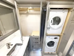 2026 Newmar Dutch Star 4081 | Thumbnail Photo 19 of 30