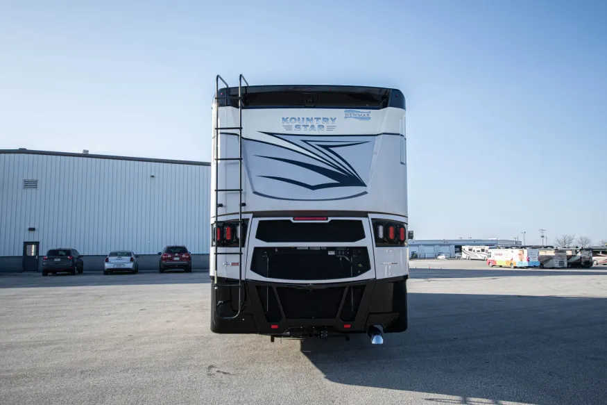 2024 Newmar Kountry Star 3709 | Photo 6 of 25