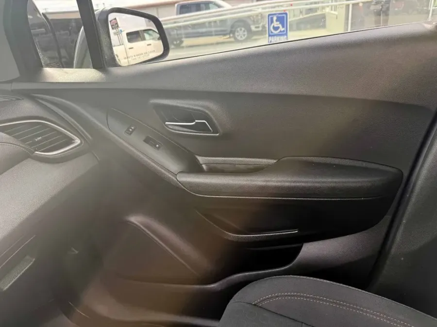 2019 Chevrolet Trax | Photo 17 of 19